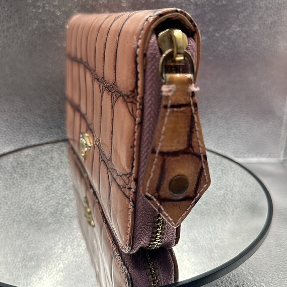 Gorgeous Vivienne Westwood wallet in a crocodile pattern. - Picture 6 of 16